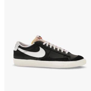 Nike blazer low ‘77 vintage sneakers unisex black and white